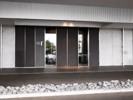 IN THE LIBRARY hotel and books TOKOROZAWA Отели рядом со станцией Akitsu Railway Station