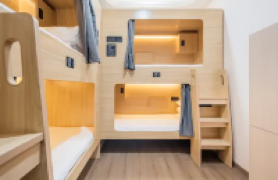 Manyouyou Hostel (Nanjing South Railway Station Shuanglong Avenue Subway Station)