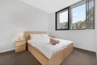 Rosebery Comfort 2BR Apt Near CBD Hotels near Bindon Place Playground