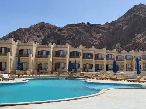 Zain Dive Inn 酒店