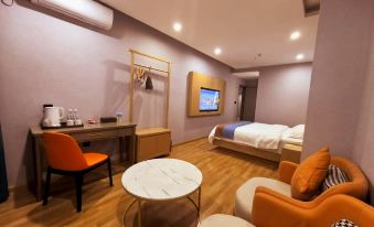 Lincang Kaiyuan Manju Hotel (Shiyi Middle School Branch)