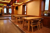 丹巴雍波嶺卡民宿（中路藏寨店）