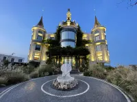 Weihai Bay Four Seasons Castle Hotels near Shandong University of Arts Weihai Branch