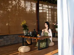 Floral Nanshan Yisu Homestay (Lushan Scenic Area Donglin Buddha)