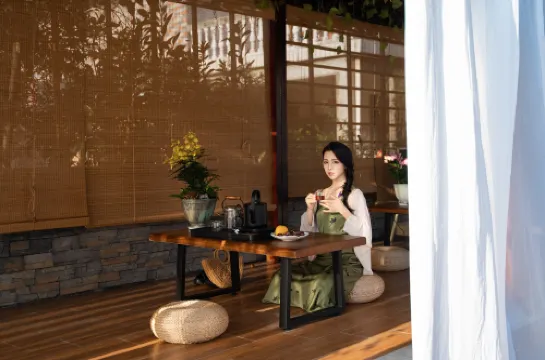 Floral Nanshan Yisu Homestay (Lushan Scenic Area Donglin Buddha)