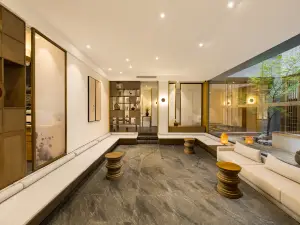Floral Hotel·Luxury Yunben Hotel (Weihai Huancuilou Shop)