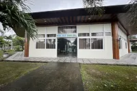 Palm Cabanas Resort Hotels in Magalang