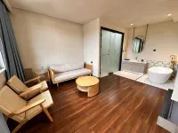 Qiluan Lan Homestay (Water Ancient City Guangyuelou) - parking