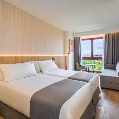 Occidental Pamplona Hotels near Tramontana