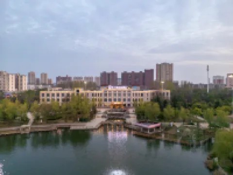 Yucheng Mulan Lake Garden Hotel (Yucheng County Government Store) Hotels in Yucheng