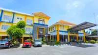 Pondok Jatim Park Hotel & Cafe โรงแรมใน