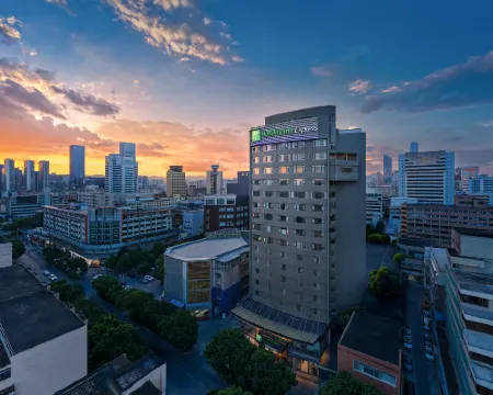 Holiday Inn Express KUNMING RAILWAY STATION by IHG โรงแรมในคุนหมิง