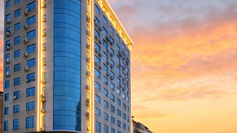 Liling Hehua Hotel (Lilingmen Porcelain City Ancient Rhyme One River Two Banks Branch)