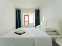 HOME Serviced Homestay (Hongqi Street Zheyoushan) โรงแรมใกล้ที่นี่มีภูเขา