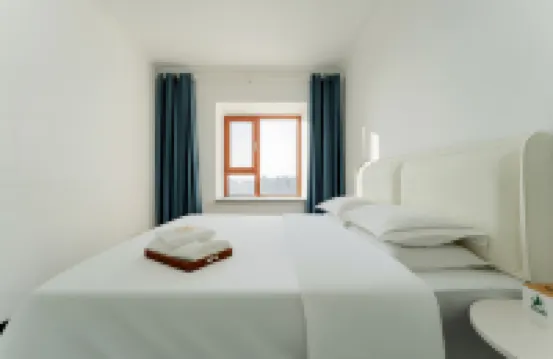 HOME Serviced Homestay (Hongqi Street Zheyoushan) Hotels near The Hill