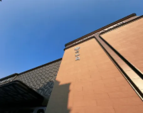 Yunshuigé Hotel (Zhuhai Gongbei Port Zhuhai Station) Hotels near Xiawan Market