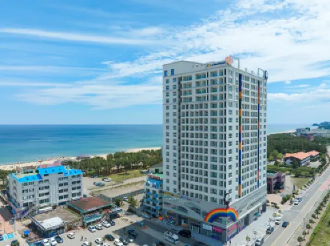 洛山Chestertons飯店 住宿飯店