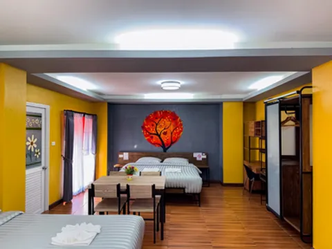 รูปภาพของนางนอน ฮิลล์ ฮัก