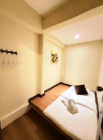 Anggun Lodge Private Room with Sharing Bathroom
