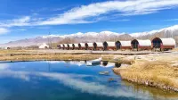 Da Qaidam Wild Luxury Hotel | City of Light & Shadow - Bjergudsigt