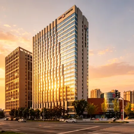 Chongqing Baolong Yiyue Selected Hotel (Hechuan Baolong Plaza Branch) Отели рядом с достопримечательностью «Готовная станция для пассажиров в Хичуане»
