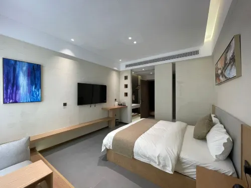 CLOVER HOTEL & SPA