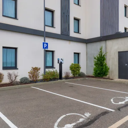 B&B HOTEL Troyes Magasins d'usine Отели рядом с достопримечательностью «Стадион «Стад де л’Об»»