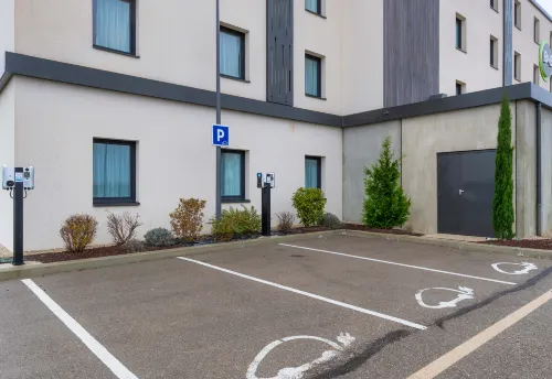 B&B HOTEL Troyes Magasins d'usine