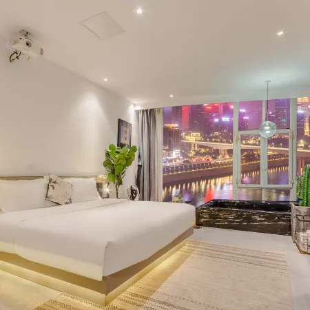Shimeng Riverside High-Rise River View Boutique Stay (Hong Ya Dong Jiefangbei Area)
