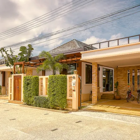 Rawayana Villas Отели рядом с достопримечательностью «Пляж Равай»