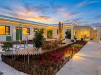 Moye Shanhe Elegant Residence (Jinghe Jinshashan Pedestrian Street) Hotels in Jinghe