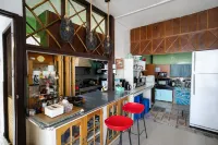 El Gordo's Seaside Adventure Lodge