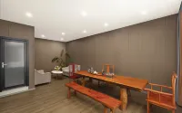 Vienna Hotel (Pu'er Jingdong County Branch)