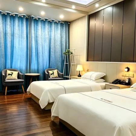 Dongkou Lantian Light Luxury Hotel