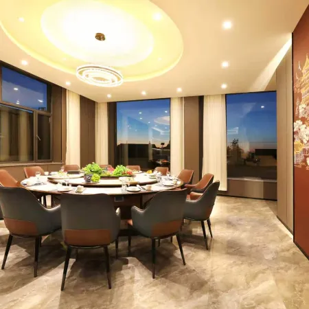 Jingbo Lake Four Seasons Lakeside Hotel Отели в г. Нинань