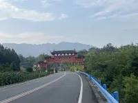 Linqi Xiaozhu Homestay (Shangli Ancient Town) - vue sur la montagne