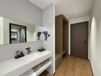 Xianshan Menglanju Hotel (Xuan'en Gongshuihe National Wetland Park) - Parkplatz