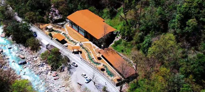 Baoxing County Zuiyunjian Homestay Hotel di Baoxing