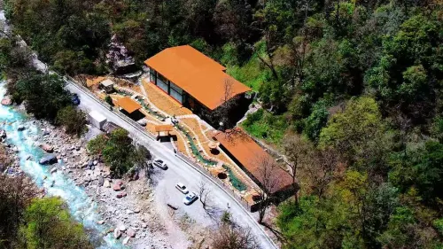 Baoxing County Zuiyunjian Homestay - Kæledyr tilladt