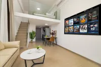Qiju · Yijing DESIGNER Audio-Visual Residence (Shenzhen Zhongzhoufang Sungang Subway Station) - مطابخ