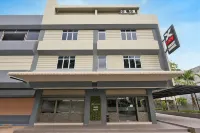Collection O Near Harbour Bay Mall formerly X Ten Guest House - Bãi đậu xe