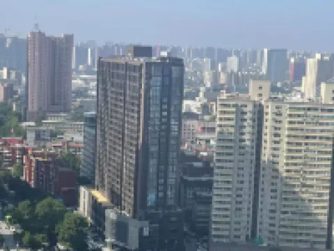 Swiss Hotel Apartment Hotels near Zhengzhou People's Park