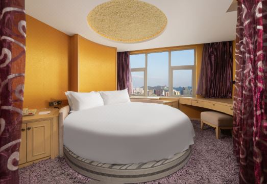 바이링 나이소 호텔 외관 및 객실