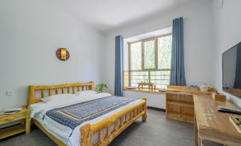 Dunhuang Hu Yang Inn