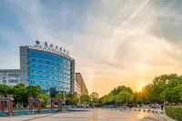 Wansheng Garden Hotel (Luoshan Xinhua) Hotels in Luoshan County