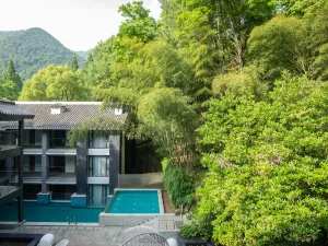 Celestial Cave Manor· Twin Dragon Cave Stream Rafting Private Onsen Retreat