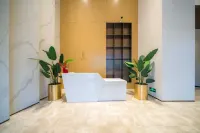 HEYSTON Executive Apartment (Shenzhen Dayun Zhongxin Sports Center Longcheng Park Subway Station)