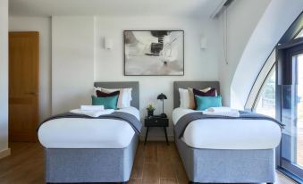 Viridian Apartments in Brentford Serviced Apartments - St Georges