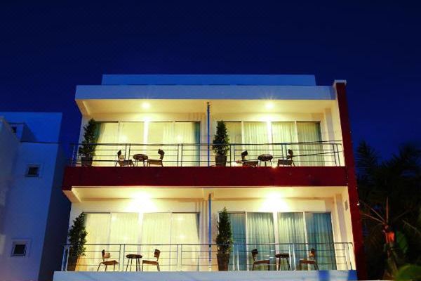 반 사바이(One World One Home Naiharn Hotel)_5