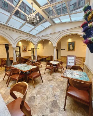 Anahita Boutique Hotel